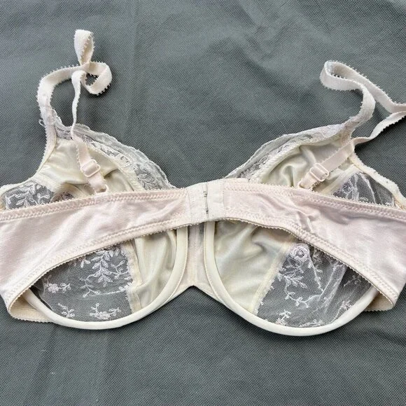 Vintage Victoria's Secret Lacey Bra Light Pink Floral Size 36D/80